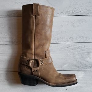 BCBG Brown leather boots cowboy moto buckle 7